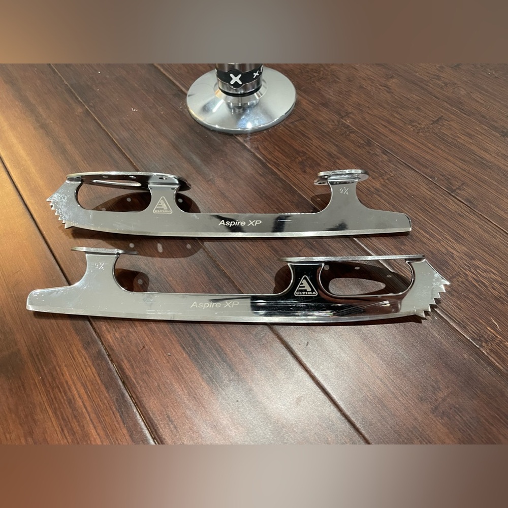 Jackson ultima aspire xp figure skating blades